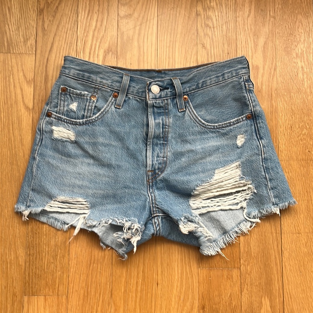 levi’s ripped jean shorts 501